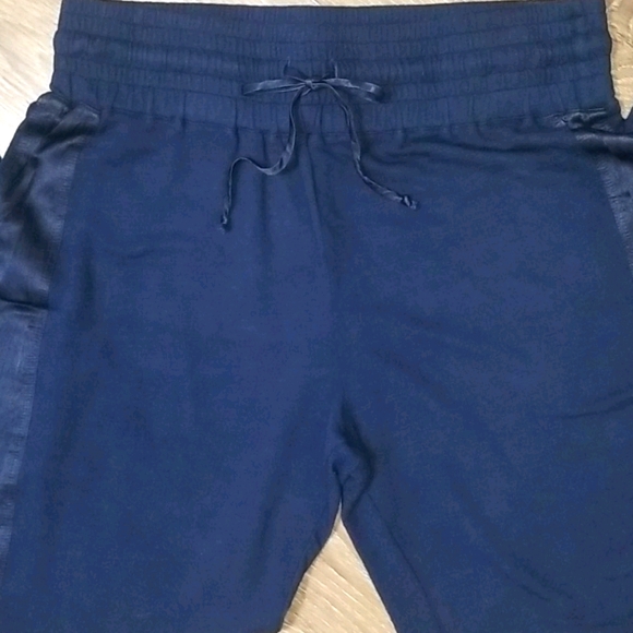 EUC Monrow Lounge Suit, Navy Blue, Size Large - Picture 8 of 8